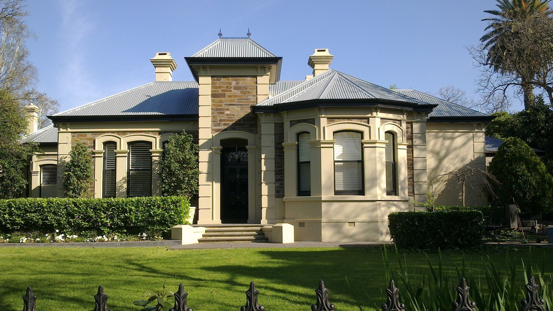 10 Steps to Renovate a Historical Property